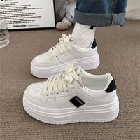 Chaussures blanches à semelle épaisse pour filles, nouvelle mode printemps, chaussures de skate à bout rond, chaussures de sport décontractées