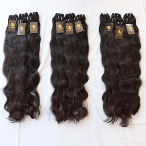 Vente en gros de cheveux vierges indiens Faisceaux de cuticules alignés Temple brut Extensions de cheveux humains non transformés Vague naturelle à vagues profondes en vrac - Product Image 2