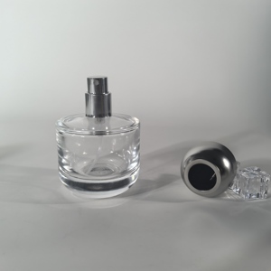 Flacon en verre transparent <span class=keywords><strong>de</strong></span> haute qualité, cylindrique, 55 ml, flacons <span class=keywords><strong>de</strong></span> <span class=keywords><strong>parfum</strong></span> en verre transparents sur mesure avec vaporisateur - Product Image 3
