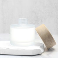 Bouteille diffuseur d'huiles essentielles en verre rond de 120 ml avec couvercle en bois, vide, sérigraphiée pour l'aromathérapie