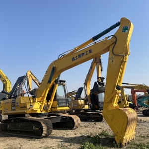 Excavatrice d'occasion KOMATSU PC220 robuste et à faible consommation de carburant pour les travaux d'excavation sur site à grande échelle et les projets de pose de canalisations municipales - Product Image 1