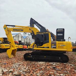 Excavatrice sur chenilles KOMATSU PC240LC de 24 tonnes en excellent état avec moteur et composants de pompe essentiels à vendre - Product Image 5