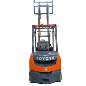 Chariots élévateurs d'occasion de bonne qualité Toyota 8F3T Chariot élévateur tout-terrain Diesel Chariot élévateur électrique hydraulique multifonctionnel Construction - Product Image 1