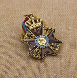 เหรียญเกียรติยศเหรียญตรามงกุฎสีทองออกแบบด้วยเชือกเส้นเล็กและหมุดตามสั่ง - Product Image 2