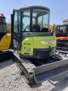 Used Yanmar Crawler Excavators CE Certified with Bucket VIO40 <b>small</b> mini crawler excavator rubber tracks made in Japan - Product Image 4