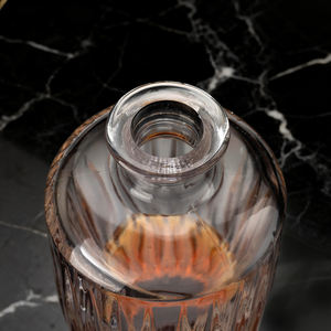 <span class=keywords><strong>Carafe</strong></span> à <span class=keywords><strong>whisky</strong></span> de <span class=keywords><strong>luxe</strong></span> en <span class=keywords><strong>cristal</strong></span>, design côtelé élégant, distributeur de liqueur, <span class=keywords><strong>carafe</strong></span> pour bourbon, scotch, vodka, pour bar à domicile, hôtel, cadeau - Product Image 4