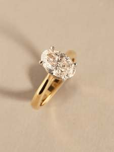 Bague de fiançailles personnalisée en or massif avec diamant de laboratoire taille brillant ovale pour femme, idéale pour anniversaire de mariage et occasions spéciales - Product Image 3