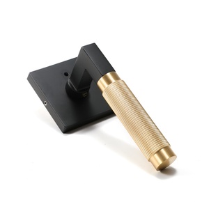 Manija de palanca decorativa moderna de cobre puro dorado, cerradura de estilo americano para puerta interior, herrajes para puerta de paso con privacidad (tipo dummy) - Product Image 1