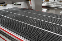Machine de gravure CNC 3 axes, changeur d'outils automatique, options de magazines à outils multiples, table à adsorption sous vide, pompe 7,5 kW en option