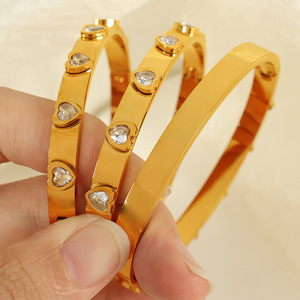European Style Gold Tone Heart Shape Crystal Rhinestone <b>Bangle</b> <b>Bracelet</b> For Women Everyday Wear - Product Image 3