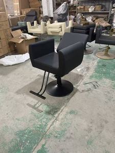 Fauteuil de coiffure inclinable tout noir pour <span class=keywords><strong>salon</strong></span> de coiffure, équipement de <span class=keywords><strong>salon</strong></span> avec structure métallique durable pour salons de barbier - Product Image 4