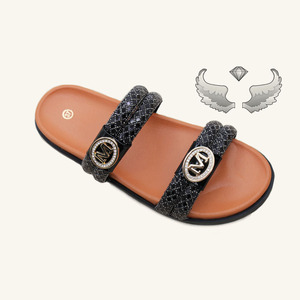 High-quality <b>Summer</b> New Design Crystal-covered Slip-on Wholesale Outdoor Women's Sandals and <b>slippers</b> Comfortable Women Clothing - Product Image 2