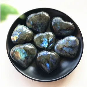 थोक उच्च गुणवत्ता Labradorite Cabochon नक्काशी दिल के आकार ब्लू फ्लैश Labradorite