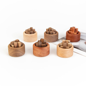 Diffuseur d'arômes en bois, petit diffuseur d'huiles essentielles portable par évaporation pour voiture et maison, en noyer, conception sans eau - Product Image 1