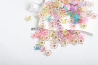 Fleur en plastique 3D de 15 mm avec strass |   Décorations florales pastel dorées pour cheveux, nail art, bricolage et artisanat – Vente en gros