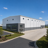 Entrepôt préfabriqué en structure d'acier durable, à portée libre, conforme AISC, atelier métallique résistant aux intempéries, bâtiment de stockage et garage