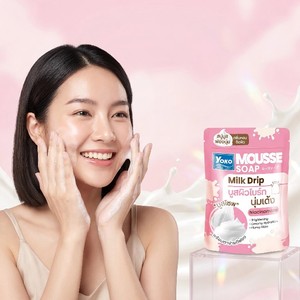 Y762 โยโกะ โกลด์ มูส โซป มิลค์กี้ ดริป 100 กรัม นมและกลิ่นวานิลลา ให้ฟองโฟมเข้มข้น ให้ผิวเปล่งประกายอย่างเป็นธรรมชาติ ไม่ทำร้ายผิว - Product Image 1