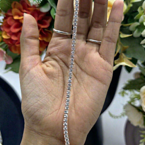 Pulsera de tenis clásica en plata de ley 925 con diamantes de moissanita VVS para uso diario femenino - Product Image 1