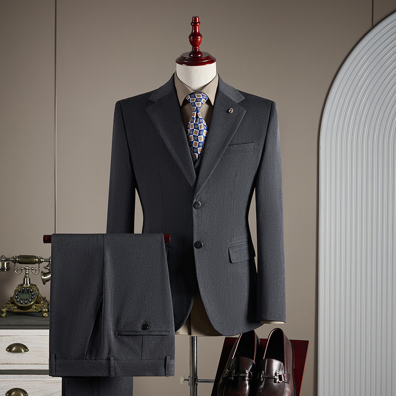 Grigio scuro [abito + pantaloni]