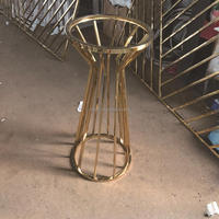 Ensemble de table de mariage de luxe en gros avec socles en acier inoxydable de couleur personnalisable pour événements en plein air
