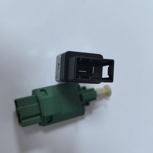 Interruptor de luz de freno 9381022100 37740-60D00 para vehículos JAC Refine - Product Image 1