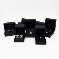 Boîtes à bijoux de luxe FANDIJI, logo personnalisable, étui à bijoux en cuir PU, vente en gros, faible MOQ, couleur noire