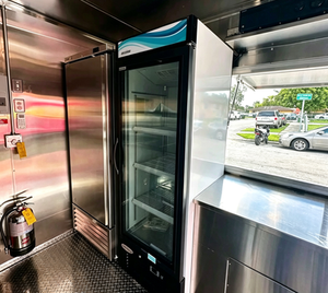 Food Truck Elettrico Mobile Nero Personalizzato con Pentola Elettrica Commerciale <span class=keywords><strong>per</strong></span> Zuppe nel Porto di Oslo - Product Image 6