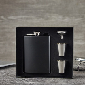Juego de Cajas de Regalo con Frascos de Acero Inoxidable Grabados Personalizados de 6oz, 7oz y 8oz para Damas de Honor, Padrinos de Boda - Product Image 1