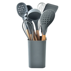 Nouvel ensemble d'ustensiles de cuisine antiadhésifs 11 pièces avec manche en bois, spatule, pelle et outils de pâtisserie - Product Image 2