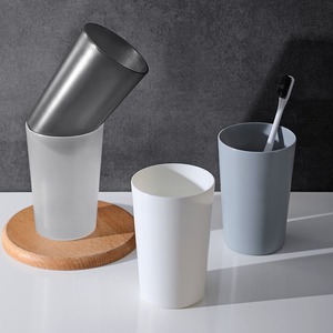 Vaso para cepillos de dientes estilo T, minimalista, de plástico esmerilado, con soporte individual, para uso doméstico, ideal como regalo personal. - Product Image 2