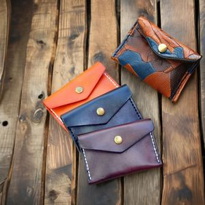 Portefeuille en cuir tanné végétal italien personnalisé BOSHIHOHO, couleur unie, style vintage, avec fermeture ouverte - Product Image 5