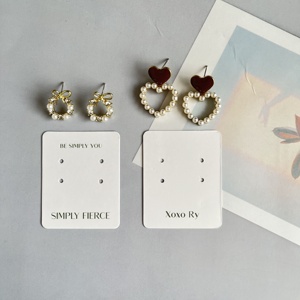 Stampa del logo della carta del supporto dell'esposizione dell'orecchino di carta bianca ecologica personalizzata per le carte di visualizzazione dell'imballaggio del perno dell'orecchio dei gioielli con il foro - Product Image 5