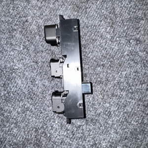 93570-1R111 93570-1R110 مفتاح تحكم رئيسي في الطاقة الكهربائية لسيارات هيونداي اكسنت-بجزء واحد - Product Image 3