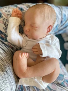 Poupée bébé reborn en silicone souple de 55 cm, parfaite <span class=keywords><strong>pour</strong></span> les tout-petits de 18 mois et plus, avec accessoires lavables en tissu - Product Image 3