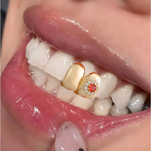 Grillz Dentales de Oro con Diseño de Flor y Engaste de Zirconia Roja para Fiesta, Accesorios Unisex - Product Image 1