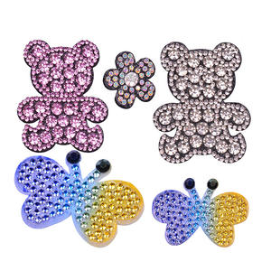 Autocollant à motif de résine auto-adhésif Accessoire avec nœud en diamant pour vêtements Figure à repasser <span class=keywords><strong>Bijoux</strong></span> en cristal Sac à chaussures Chapeau décoratif - Product Image 3