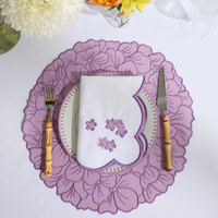 Serviettes de table brodées de style français élégant, bord festonné, finition lavée, sur mesure, embellissements romantiques à la fleur de cerisier