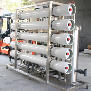 Système de réutilisation d'eau de mer RO 10T avec <span class=keywords><strong>pompe</strong></span> et PLC, <span class=keywords><strong>filtre</strong></span> <span class=keywords><strong>à</strong></span> charbon pour <span class=keywords><strong>sable</strong></span> peu profond, garantie 1 an pour la récupération d'eau récupérée - Product Image 1