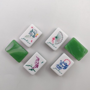 Set di Mahjong Americano di Lusso Verde Smeraldo con Tessere Personalizzate Incise a Forma di Pesce Koi e Joker Fantasioso, Gioco da Tavolo Premium di Design - Product Image 3
