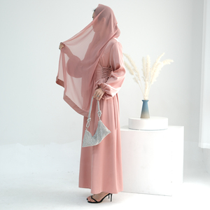 Vente en gros B2B, collection Loriya Ramadan, <span class=keywords><strong>abaya</strong></span> en satin pour occasions spéciales et décontractées, avec ceinture ajustable sur le côté, robe musulmane modeste pour femmes - Product Image 6