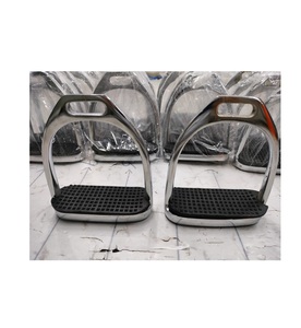 Elegante silla de montar de cuero premium que mejora la apariencia y ofrece un excelente rendimiento para todos los niveles de equitación. - Product Image 3