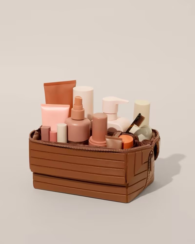 toiletry bas with compartments