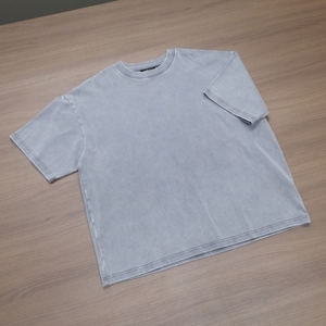 เสื้อยืดทรงบ็อกซี่ฟิตโอเวอร์ไซส์สไตล์ยูนิเซ็กส์สำหรับผู้ชาย ล้างสีแบบแอซิดวอช ผ้าฝ้าย 100% น้ำหนัก 260 กรัม ระบายอากาศได้ดี เหมาะสำหรับฤดูร้อน - Product Image 3