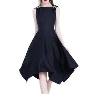 TWOTWINSTYLE Taille Haute Ourlet Irrégulier Carré Collabow Décoration Dame Robes Noires Élégantes Femmes Élégantes