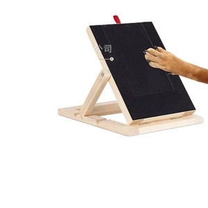 Tabla rascadora de madera para perros con papel de lija y bandeja para comida, para el cuidado de las uñas y aseo de mascotas - Product Image 5