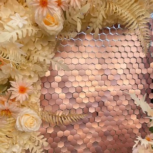 Panel Dinding Berkilau KLS, Panel Grid Transparan dengan Payet Mengilap, Papan Latar Belakang untuk Dekorasi Pesta Ulang Tahun dan Pernikahan - Product Image 3