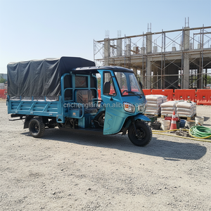 Triciclo de Motor a Gasolina de 3 <span class=keywords><strong>Ruedas</strong></span> Nuevo 2026 Directo de Fábrica con Parabrisas, Toldo y Carrocería Abierta para Transporte de Carga y Pasajeros - Product Image 1