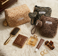 Trousse de Maquillage Léopard Doux Grande Capacité, Pochette de Voyage Portable à Dragonne pour Rangement, Trousse de Maquillage Verticale à Grande Ouverture