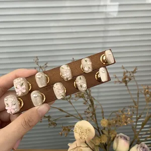 2025 nouvelles idées de produits 10 pièces oeil de chat 3D fleurs diamant court carré Portable bricolage français à la main presse sur les <span class=keywords><strong>ongles</strong></span> pour la fête - Product Image 2