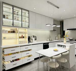 Armoires de cuisine de luxe sur mesure de style européen, finition brillante avec porte en verre et glissières de tiroir pour la maison et les restaurants - Product Image 1